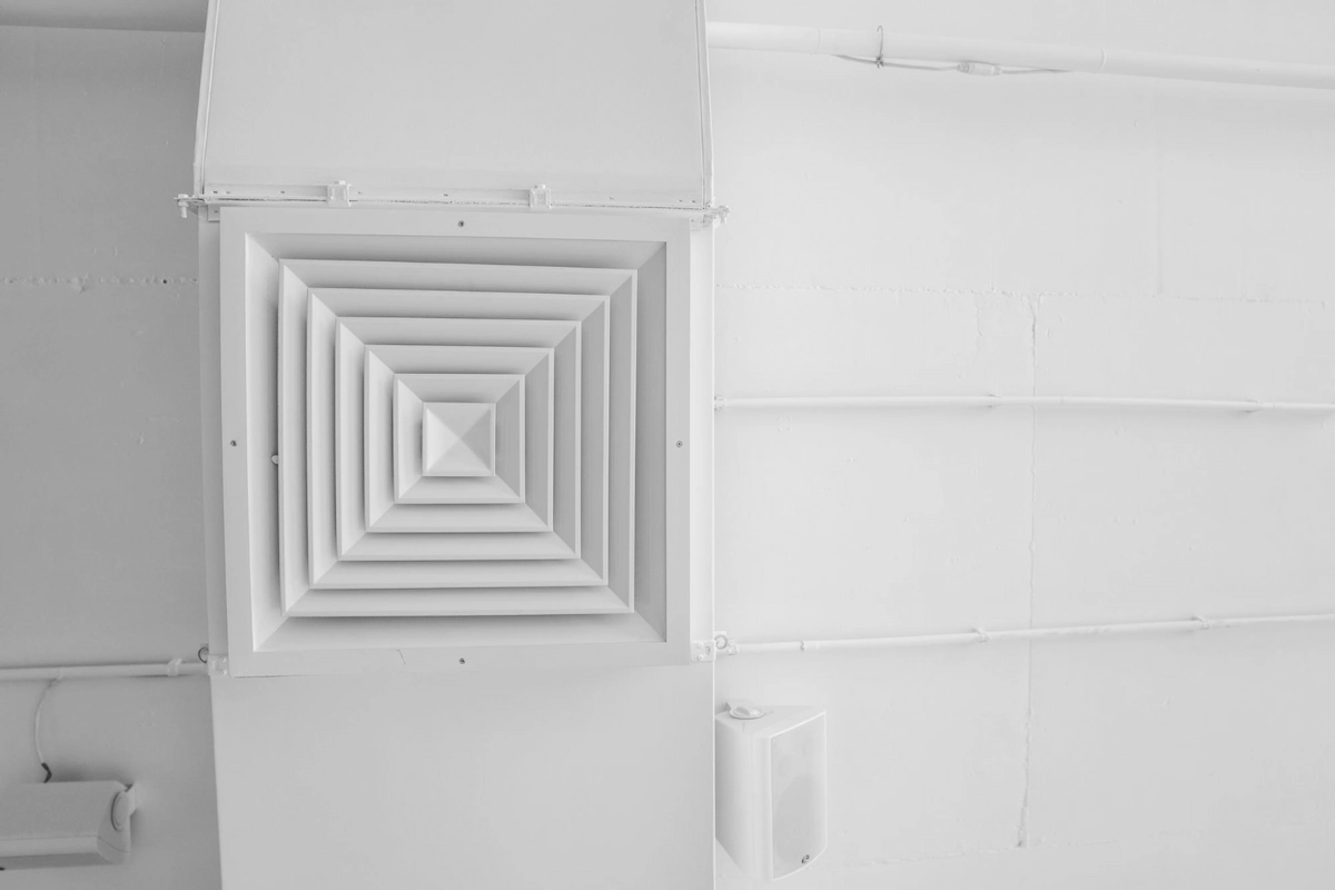 Lubang Angin Model Silang